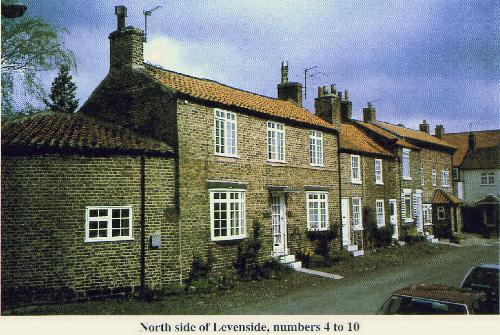 Cottages on the North side of the Leven