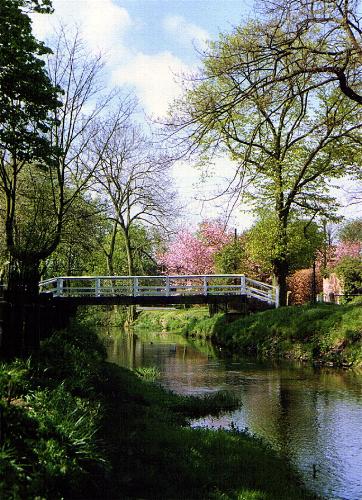 The Eastern footbridge over the Leven